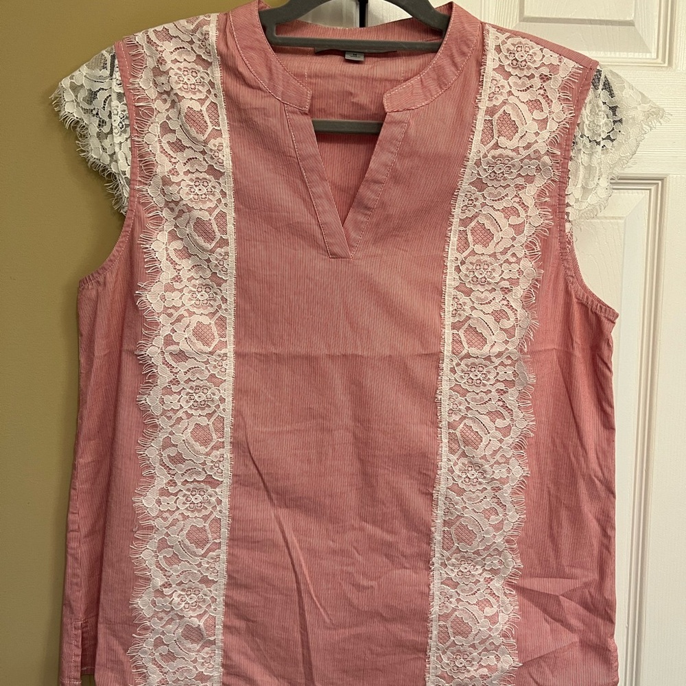 Marc New York pin stripe & Lace Blouse, Mandarin Collar. Great condition, size M